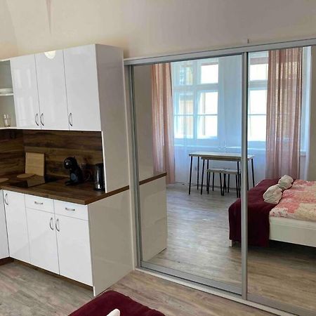Studio In Gothic House, 50M To The Old Town Square Прага Экстерьер фото